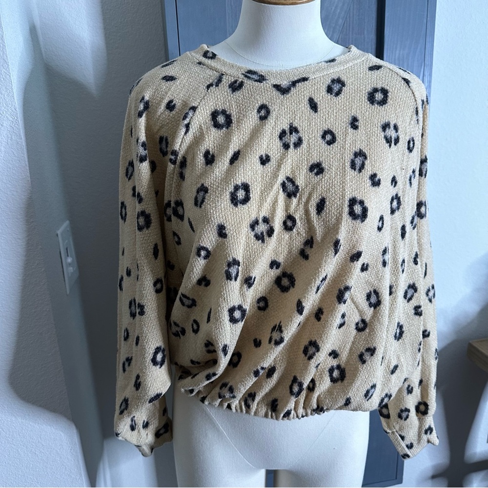 All in Favor Leopard Print Women's Top. Size Medium